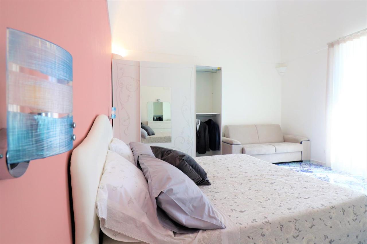 Mary'S Apartments - De Vivo Realty Масса-Лубренсе Экстерьер фото